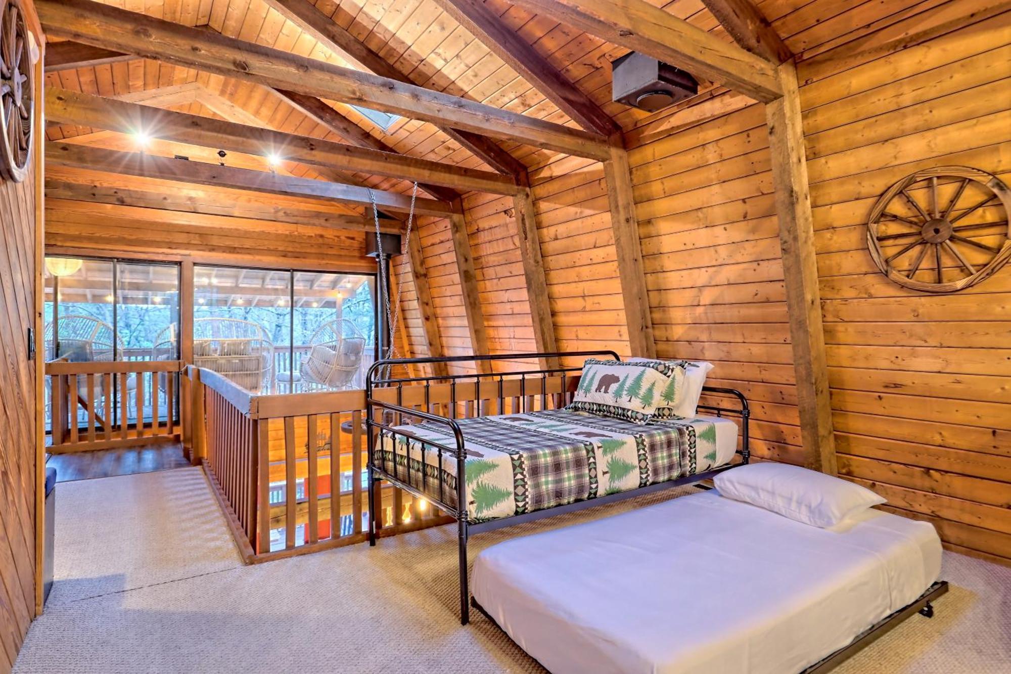 Near Downtown Helen - Hottub, Sauna, Game Room, Fire Pit Екстериор снимка