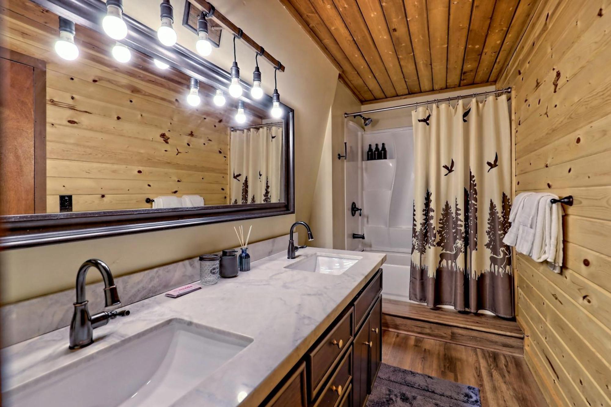 Near Downtown Helen - Hottub, Sauna, Game Room, Fire Pit Екстериор снимка